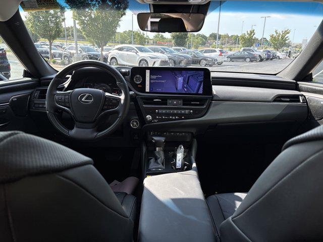 Photo of 2024 Cloudburst Gray Lexus ES 300h