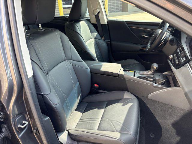 Photo of 2024 Cloudburst Gray Lexus ES 300h