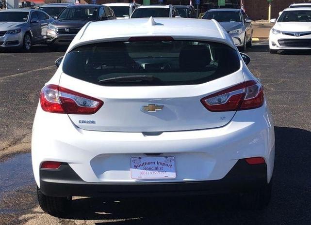 Photo of 2018 Summit White Chevrolet Cruze