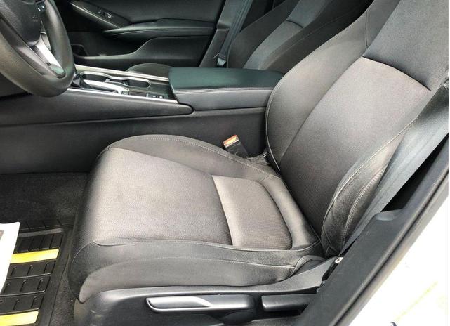 Photo of 2018 Lunar Silver Metallic Honda Accord