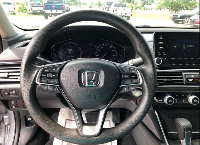 Photo of 2018 Lunar Silver Metallic Honda Accord