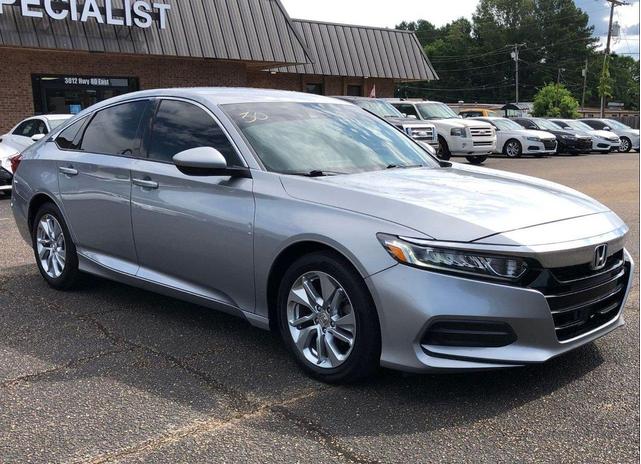 Photo of 2018 Lunar Silver Metallic Honda Accord