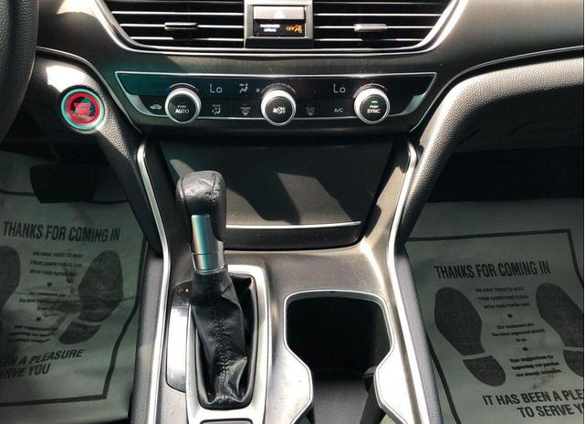 Photo of 2018 Lunar Silver Metallic Honda Accord