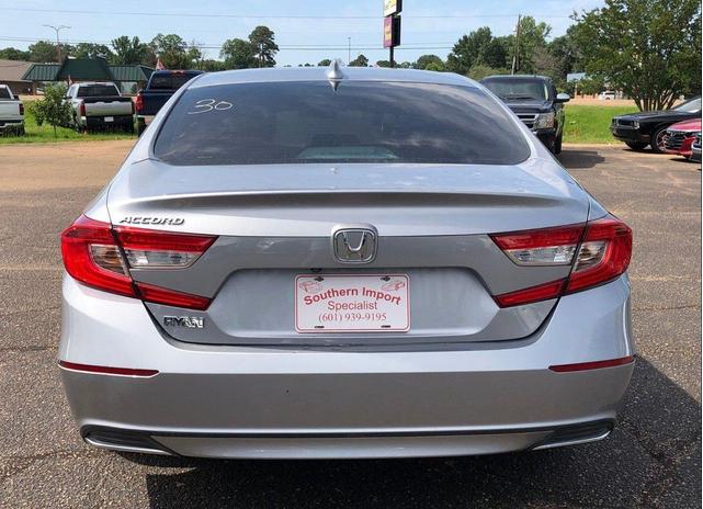Photo of 2018 Lunar Silver Metallic Honda Accord