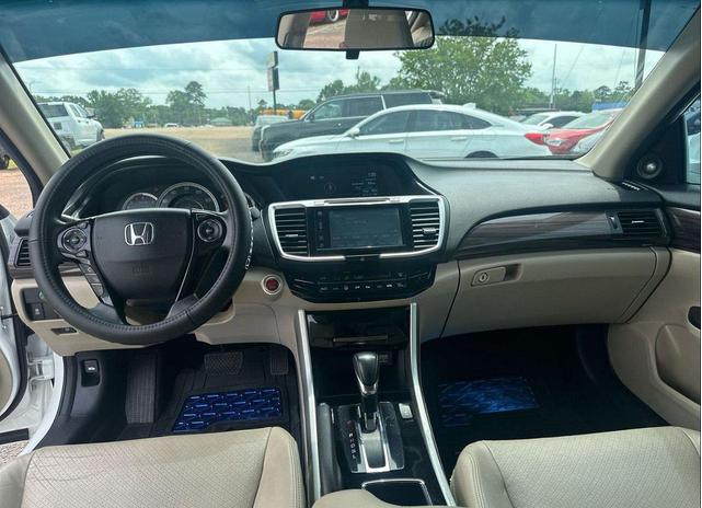 Photo of 2016 White Orchid Pearl Honda Accord