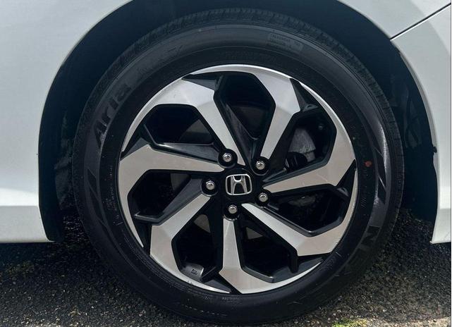 Photo of 2016 White Orchid Pearl Honda Accord