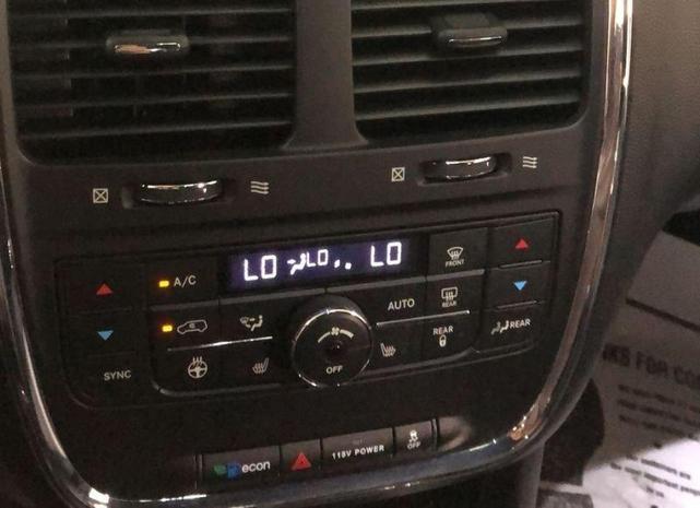 Photo of 2019 Black Onyx Crystal Pearlcoat Dodge Grand Caravan