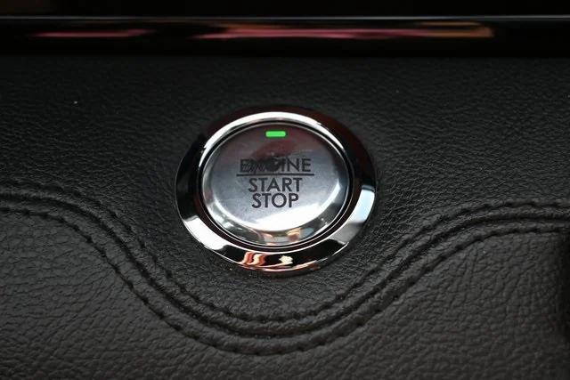 Photo of 2022 Infinite Black Lincoln Navigator