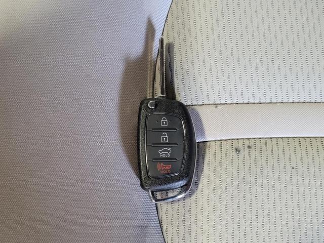 Photo of 2016 Symphony Silver Hyundai SONATA