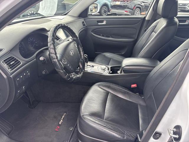 Photo of 2013 Casablanca White Hyundai Genesis