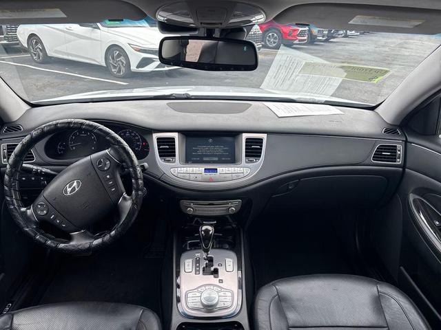 Photo of 2013 Casablanca White Hyundai Genesis