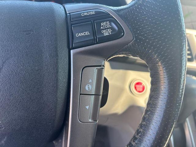 Photo of 2017 Lunar Silver Metallic Honda Odyssey