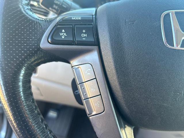 Photo of 2017 Lunar Silver Metallic Honda Odyssey