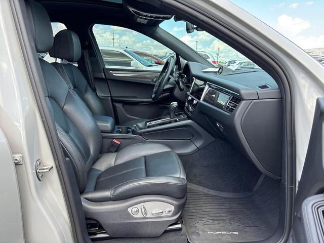 Photo of 2023 Gray Porsche Macan