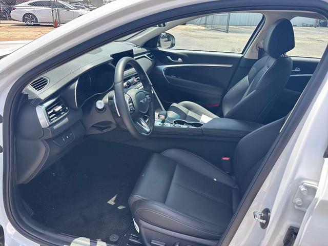 Photo of 2025 Uyuni White Genesis G70