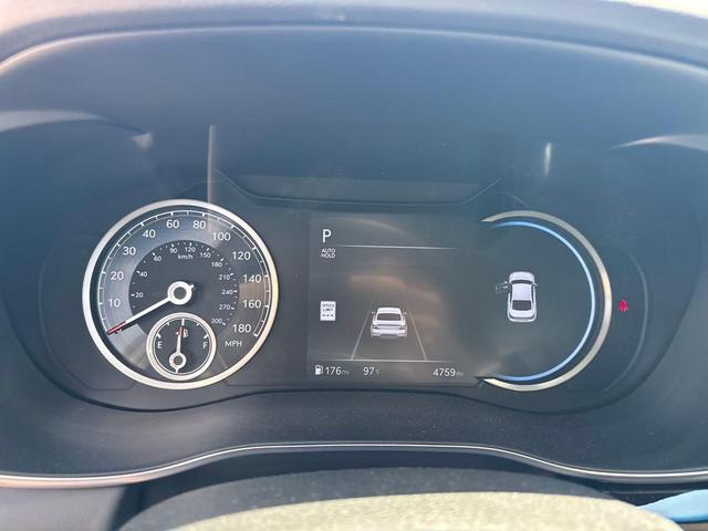 Photo of 2025 Uyuni White Genesis G70
