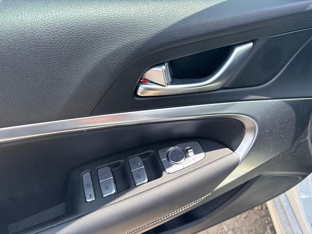 Photo of 2025 Uyuni White Genesis G70