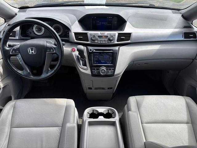 Photo of 2017 Modern Steel Metallic Honda Odyssey