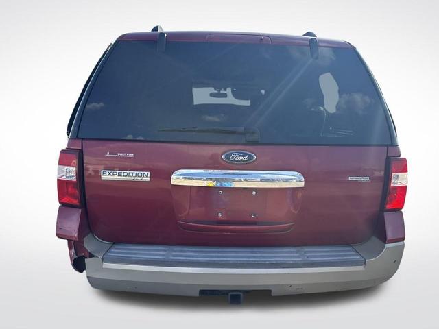 Photo of 2008 Redfire Clearcoat Metallic Ford Expedition