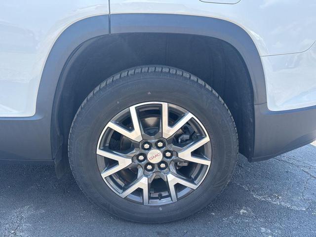 Photo of 2021 Summit White GMC Acadia