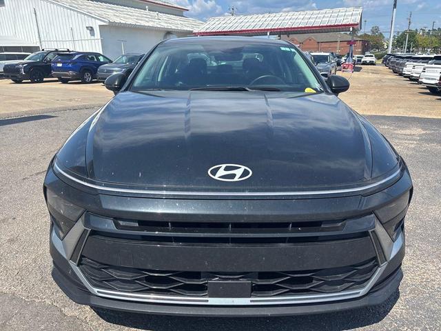 Photo of 2024 Onyx Black Hyundai SONATA Hybrid
