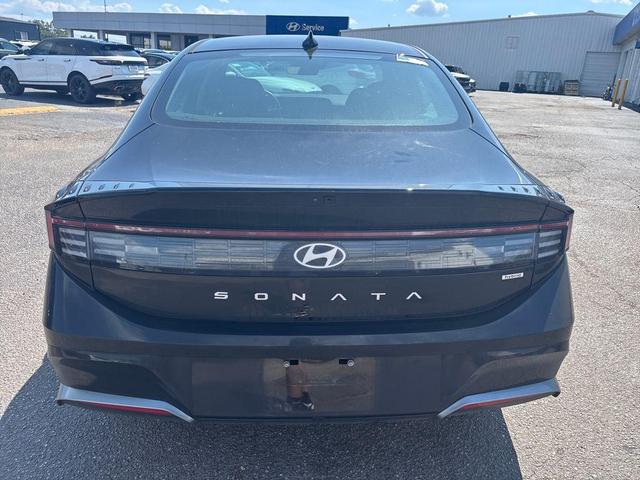 Photo of 2024 Onyx Black Hyundai SONATA Hybrid