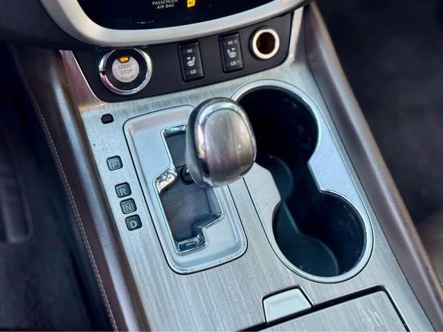Photo of 2015 SILVER Nissan Murano