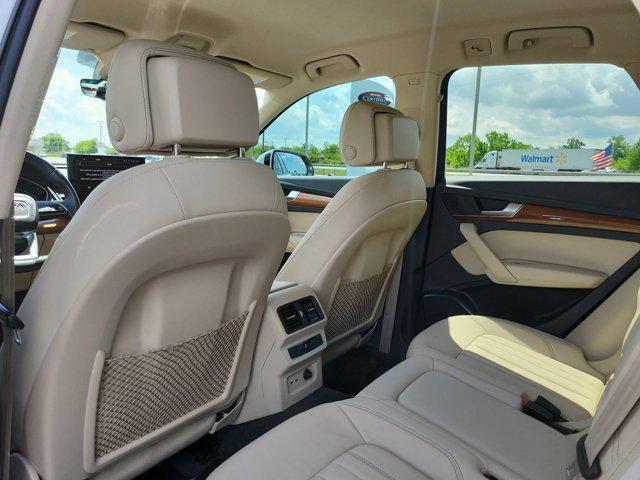 Photo of 2021 WHITE Audi Q5