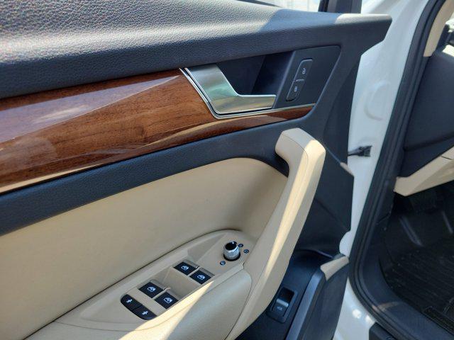 Photo of 2021 WHITE Audi Q5