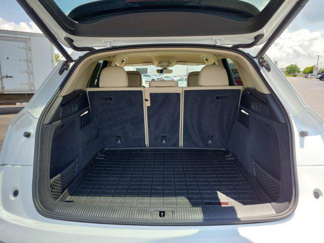 Photo of 2021 WHITE Audi Q5