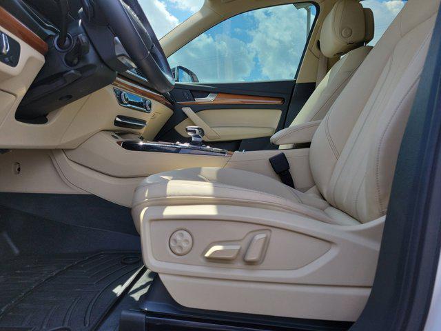 Photo of 2021 WHITE Audi Q5