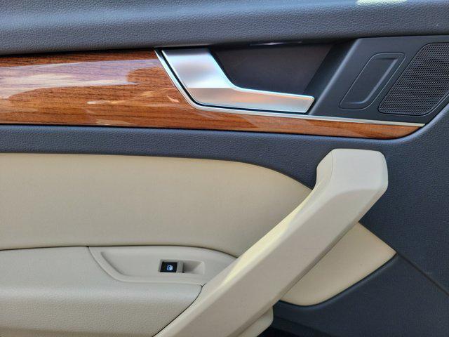 Photo of 2021 WHITE Audi Q5