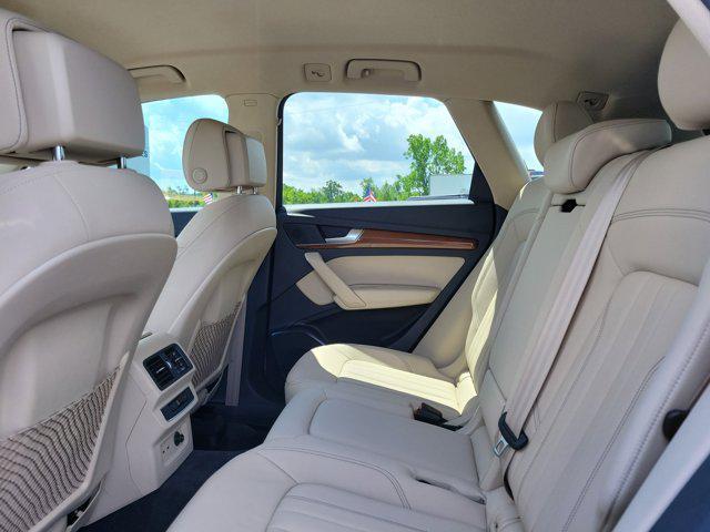 Photo of 2021 WHITE Audi Q5