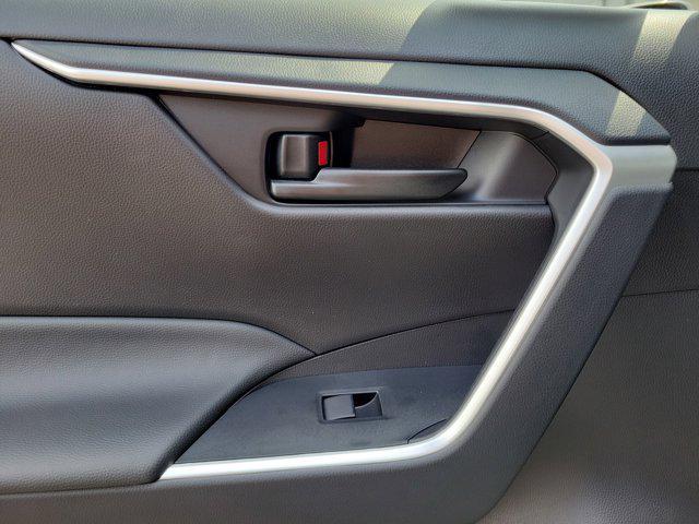 Photo of 2025 Ice Cap Toyota RAV4