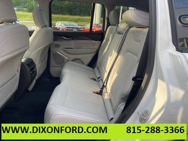 Photo of 2023 Bright White Jeep Grand Cherokee