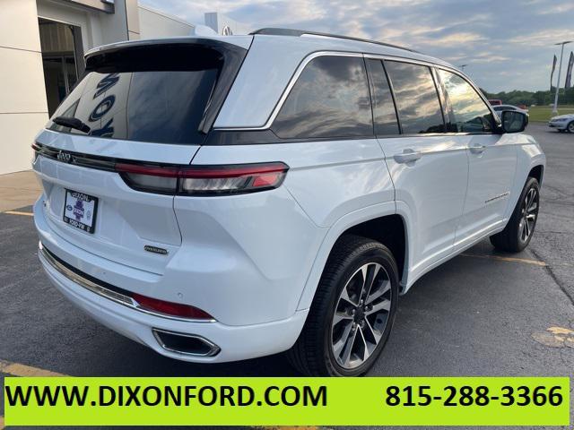 Photo of 2023 Bright White Jeep Grand Cherokee