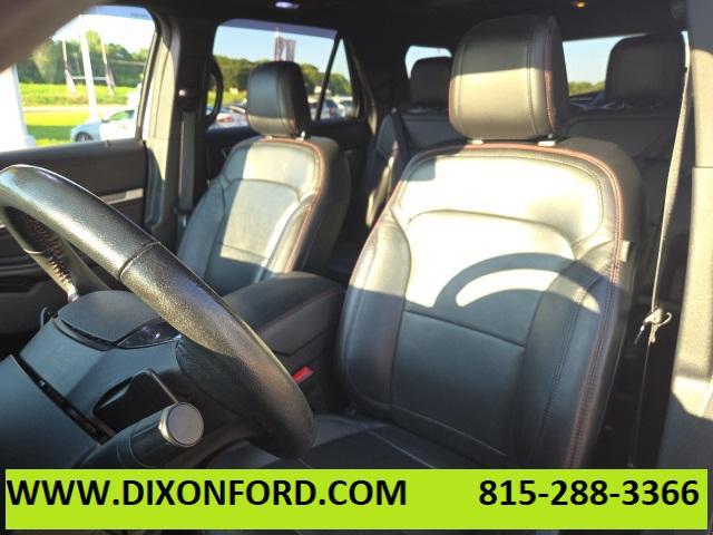Photo of 2018 White Platinum Metallic Tri-Coat Ford Explorer