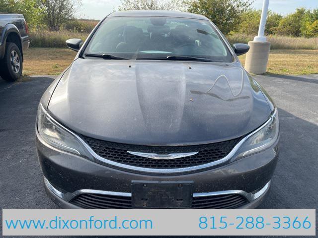 Photo of 2015 Granite Crystal Metallic Clearcoat Chrysler 200