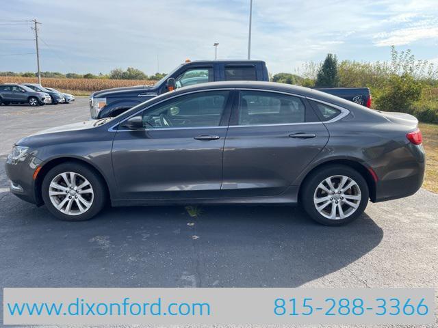 Photo of 2015 Granite Crystal Metallic Clearcoat Chrysler 200