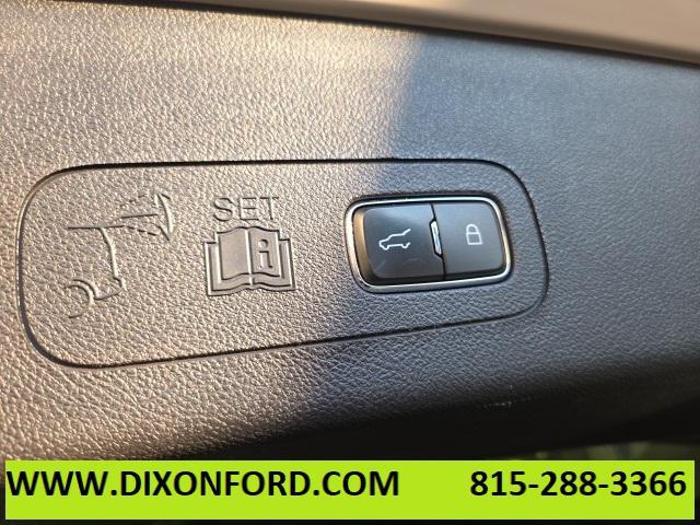 Photo of 2022 White Lincoln Aviator