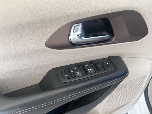 Photo of 2022 Chrysler Voyager