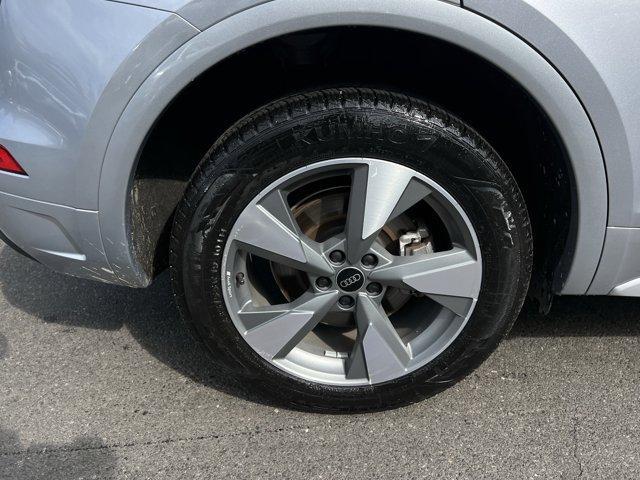 Photo of 2024 Florett Silver Metallic Audi Q5