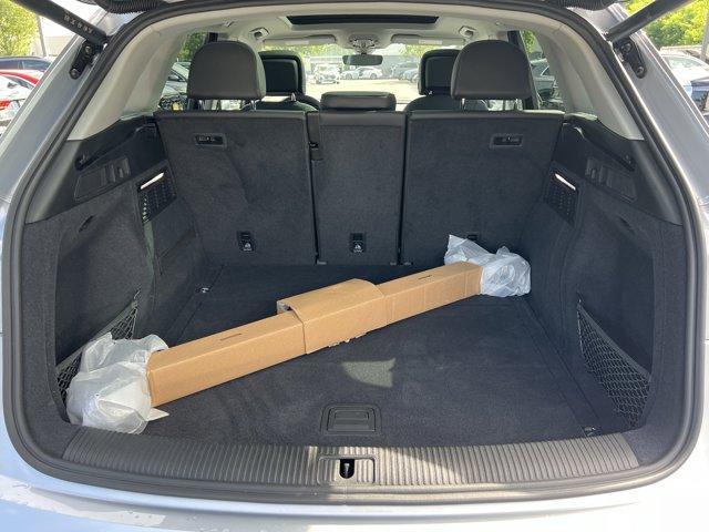 Photo of 2024 Florett Silver Metallic Audi Q5