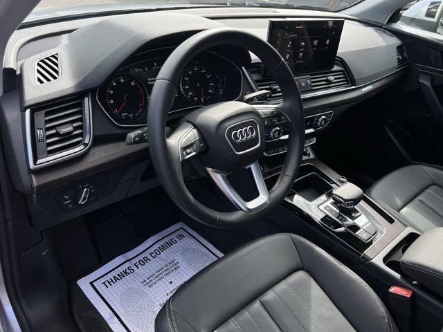 Photo of 2024 Florett Silver Metallic Audi Q5
