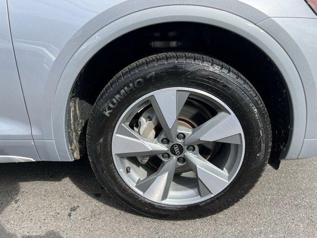 Photo of 2024 Florett Silver Metallic Audi Q5