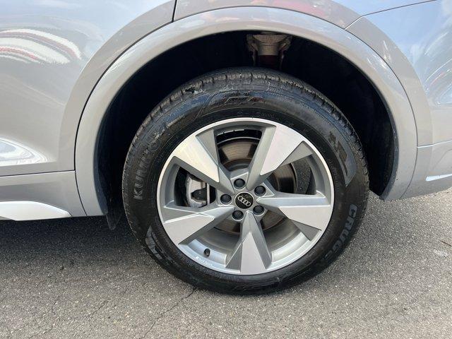 Photo of 2024 Florett Silver Metallic Audi Q5