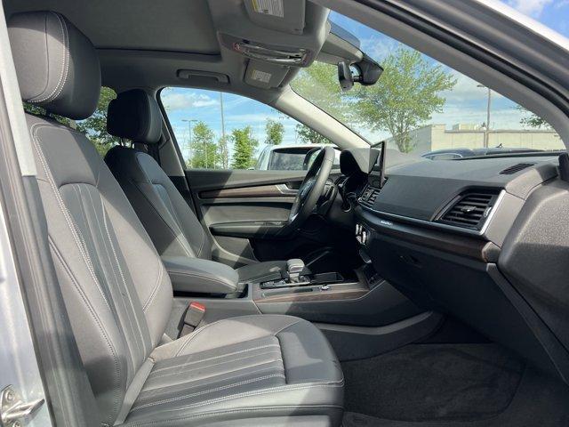 Photo of 2024 Florett Silver Metallic Audi Q5