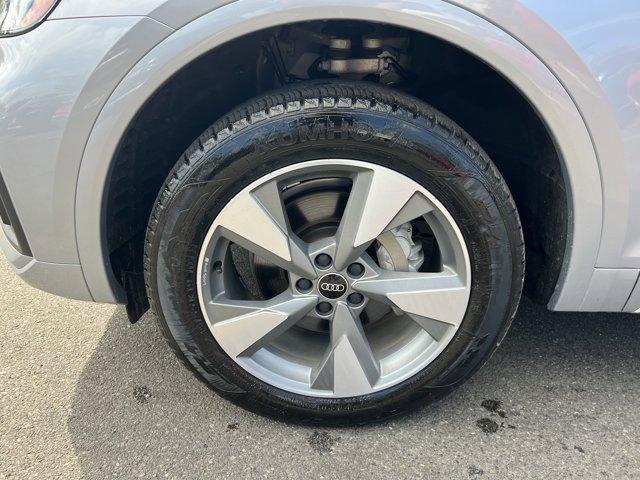 Photo of 2024 Florett Silver Metallic Audi Q5