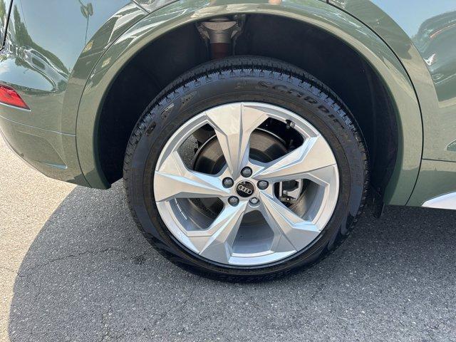 Photo of 2025 District Green Metallic Audi Q5