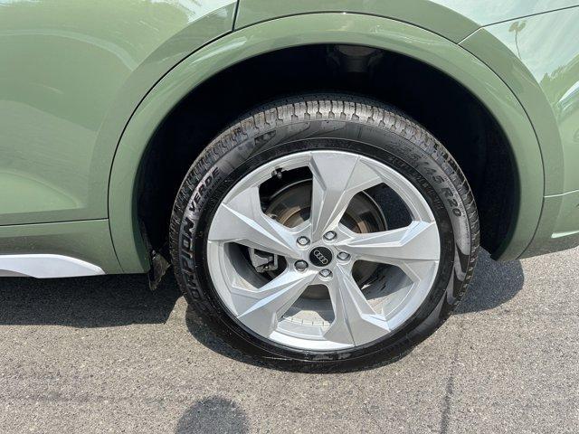 Photo of 2025 District Green Metallic Audi Q5